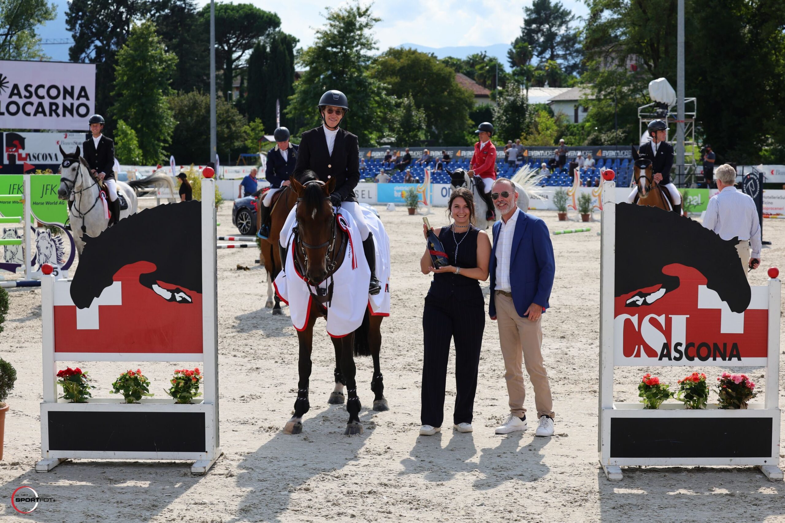 candids; presentation sponsor; Friday CSI4 1m40; 98, Lady D, Laura Kraut; Sportfot