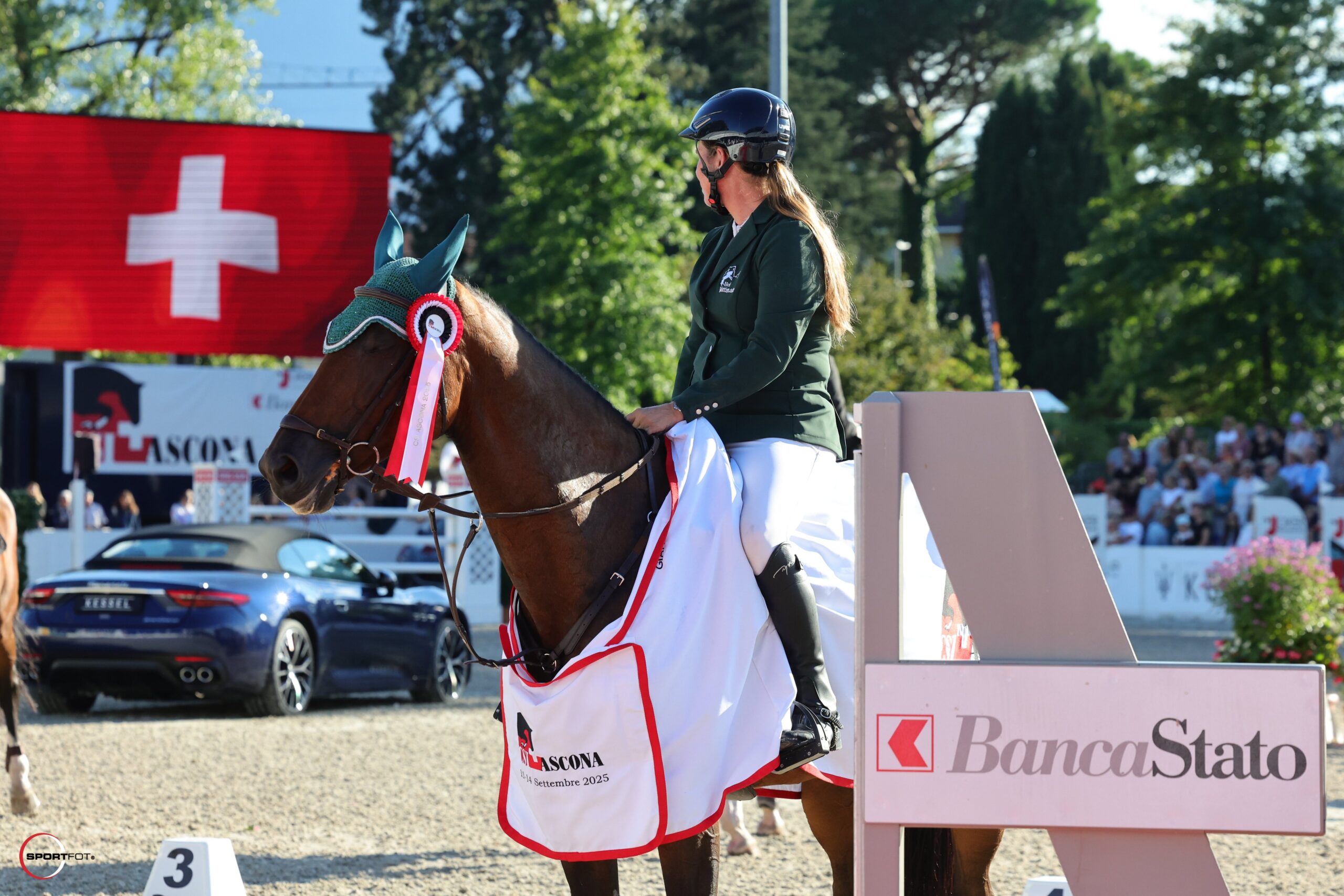 presentation sponsor; sunday csi4 1m55; 11, Licolle, Barbara Schnieper; Sportfot