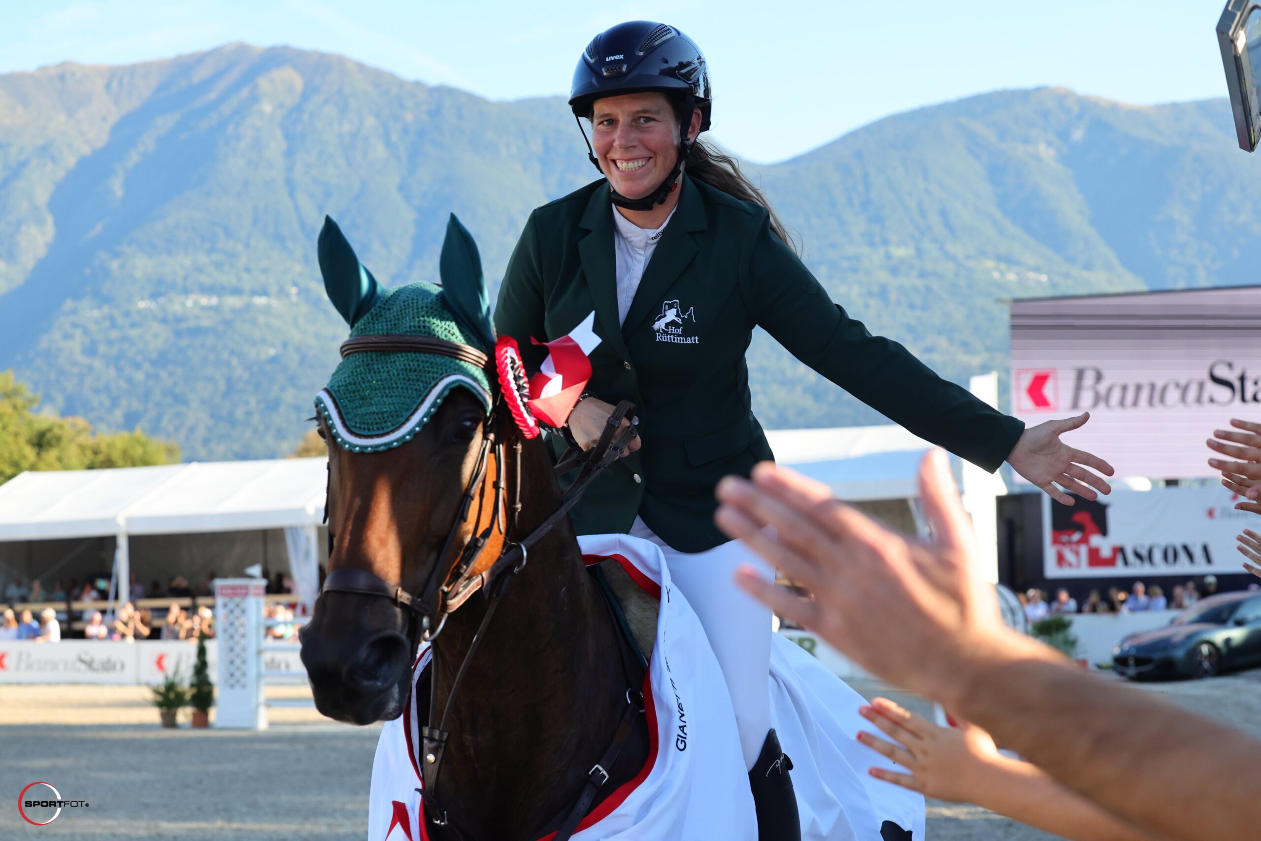 presentation sponsor; sunday csi4 1m55; 11, Licolle, Barbara Schnieper; Sportfot