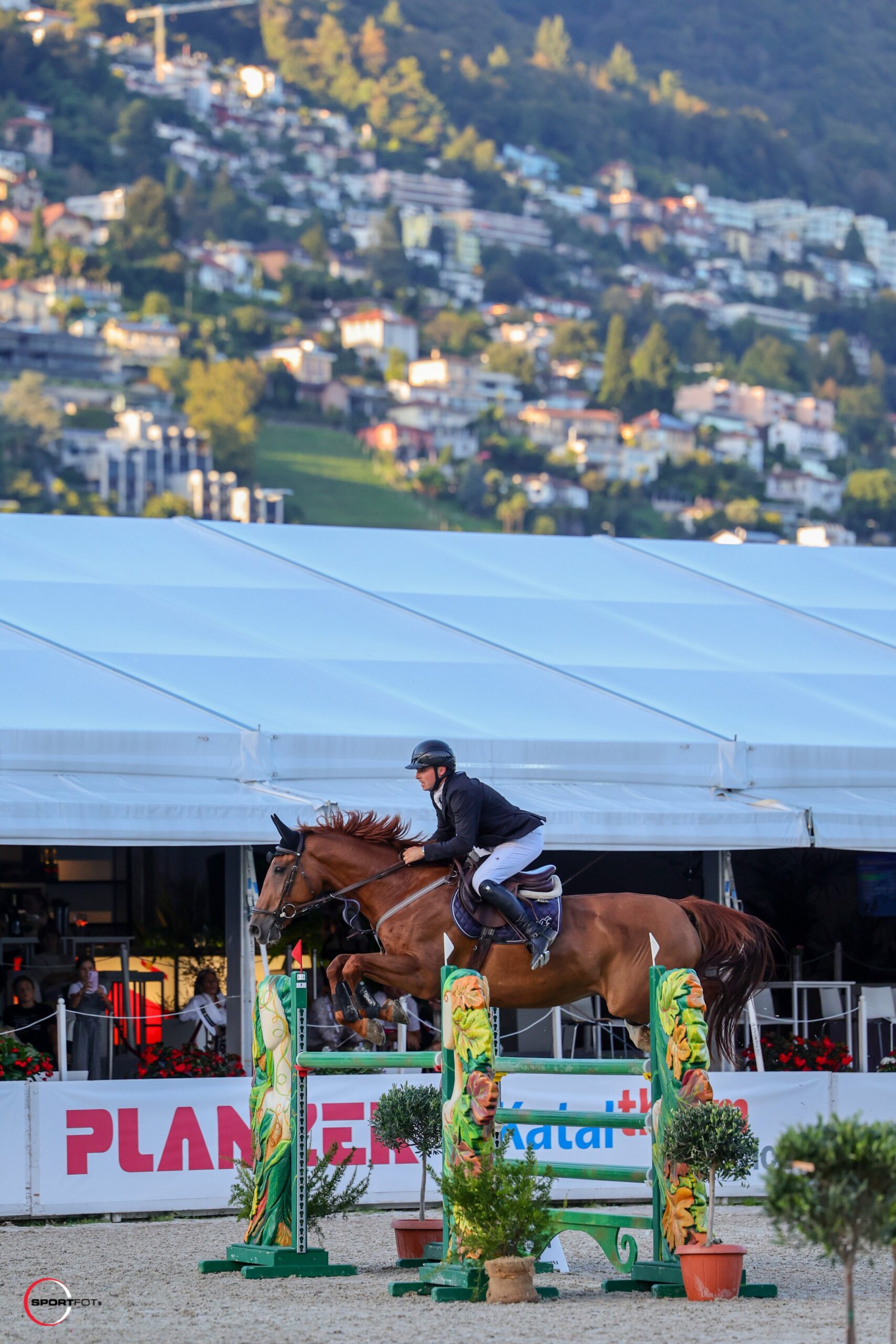 sunday csi2 1m35; 223, DPS Camelot, James Shore; Sportfot